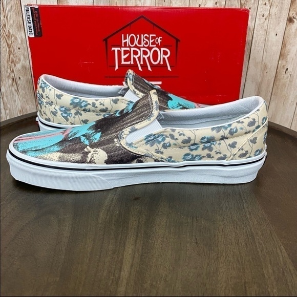 Vans x House of Terror The Shining Classic Slip on Sneaker Size 5 Women - Picture 10 of 12